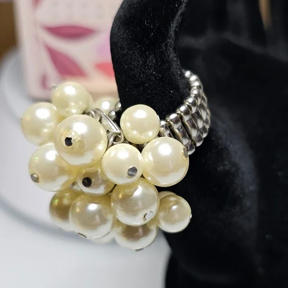 Faux Pearl Ring - Picture 7 of 7